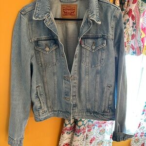 Levi's Women's Blue Denim Jacket like new